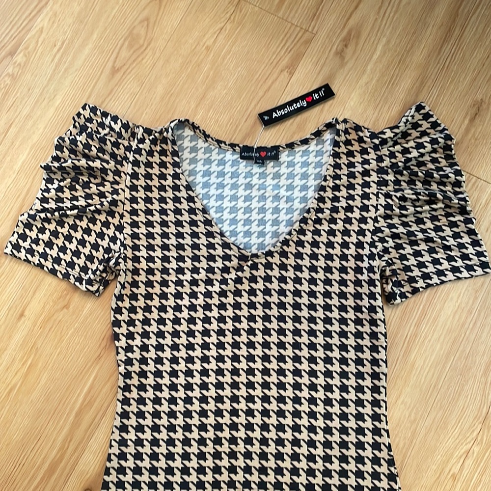 Houndstooth Ruched Sleeved Midi Dress